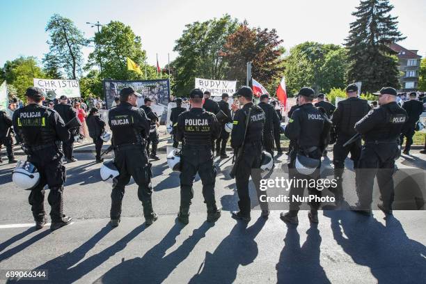 Opp Riot Team 419 Opp Officers Photos & High Res Pictures - Getty Images