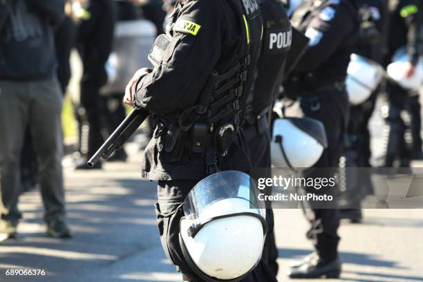 Opp Riot Team 419 Opp Officers Photos & High Res Pictures - Getty Images