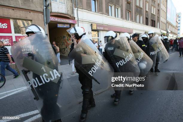 Opp Riot Team 419 Opp Officers Photos & High Res Pictures - Getty Images