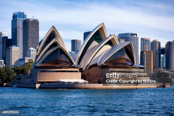 sydney opera house - 建造物 stockfoto's en -beelden