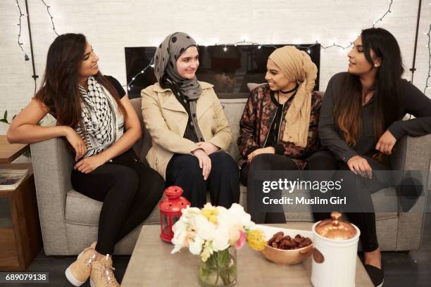 #muslimgirls iftar for ramadan - hanging out - muslimgirlcollection ストックフォトと画像