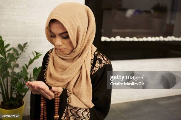 #muslimgirls ramadan - in prayer - muslimgirlcollection ストックフォトと画像