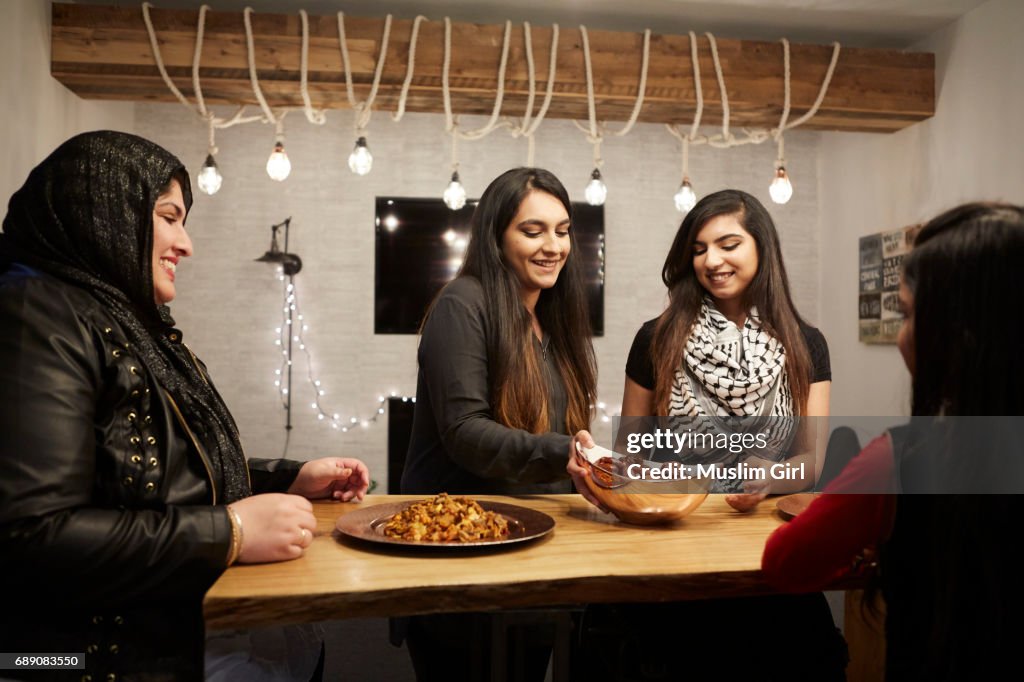 #MuslimGirls Iftar for Ramadan - Serving Friends