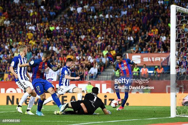 Neymar Jr. Of FC Barcelona scores his team's second goal during the Copa Del Rey Final between FC Barcelona and Deportivo Alaves at Vicente Calderon...