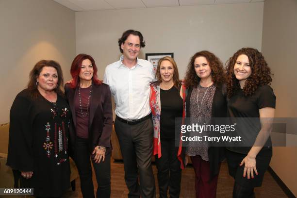 Kathy Cash,Rosanne Cash,Country Music Hall of Fame and Museum's Peter Cooper,Cindy Cash,Tara Cash and Country Music Hall of Fame and Museum's Abi...