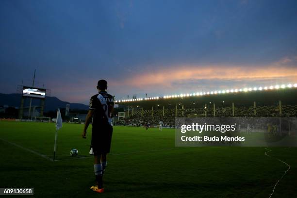 Nene of Vasco in action during a match between Vasco and Fluminense part of Brasileirao Series A 2017 at Sao Januario Stadium on May 27, 2017 in Rio...