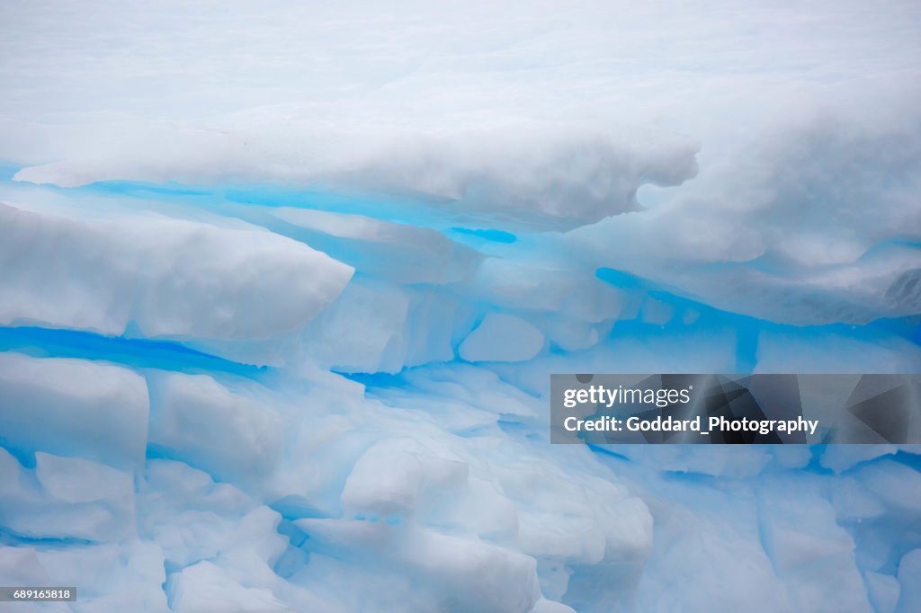 Antártida: Azul nieve en el canal de Lemaire