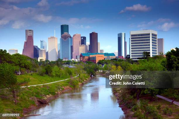 houston, texas - houston skyline fotografías e imágenes de stock