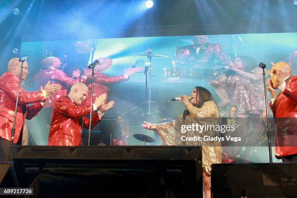 Jerry Rivas 159 Jerry Rivas Stock Photos, High-Res Pictures, and Images - Getty Images