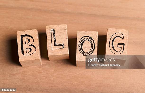 wooden bricks spelling the word blog - blog foto e immagini stock