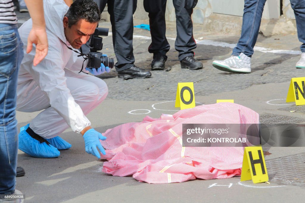Scientific police investigate on the place where they were...