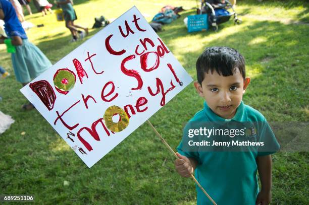 Hackney Child Hackney Cut Photos and Premium High Res Pictures - Getty Images