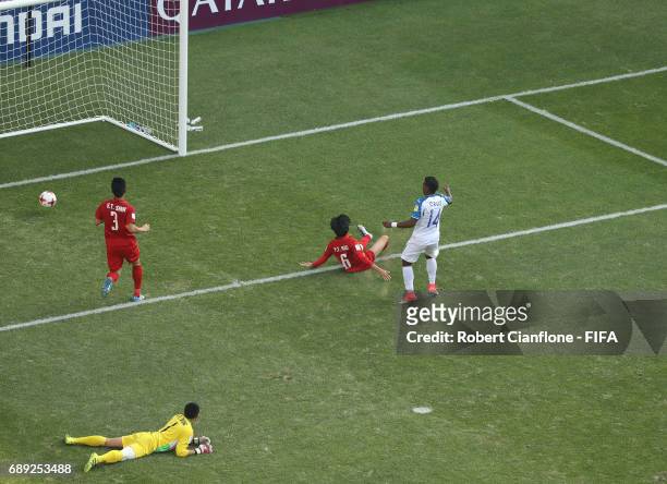 Sendel Cruz of Honduras scores a goal during the FIFA U-20 World Cup Korea Republic 2017 group E match between Honduras and Vietnam at Jeonju World...