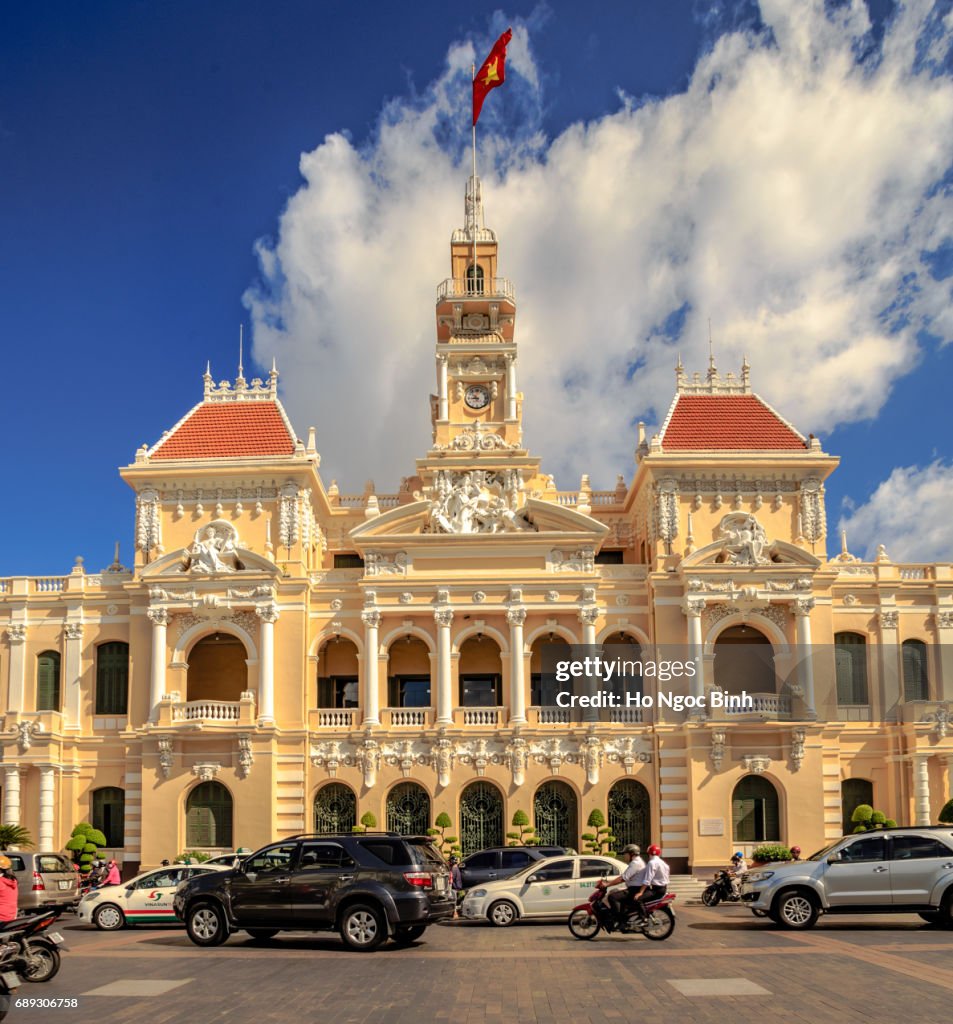 Hotel de Ville (City Hall), completed 1908, now houses Peoples Committee, Nguyen Hue Boulevard, downtown, Ho Chi Minh City (formerly Saigon), Vietnam, Indochina, Southeast Asia, Asia