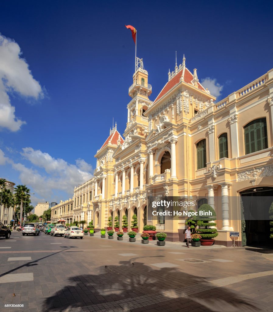 Hotel de Ville (City Hall), completed 1908, now houses Peoples Committee, Nguyen Hue Boulevard, downtown, Ho Chi Minh City (formerly Saigon), Vietnam, Indochina, Southeast Asia, Asia