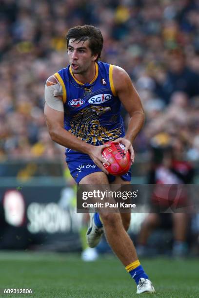 Andrew Gaff of the Eagles looks to pass the ball during the round 10 AFL match between the West Coast Eagles and the Greater Western Giants at Domain...