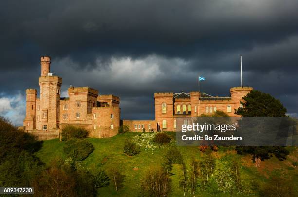 inverness castle, scotland - inverness scotland photos et images de collection