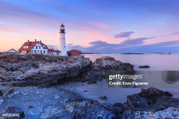 portland head light at dusk - faro de portland head fotografías e imágenes de stock