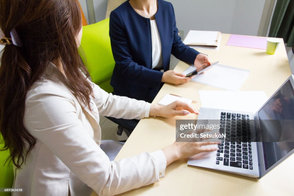 Business Women, One-to-one Meeting