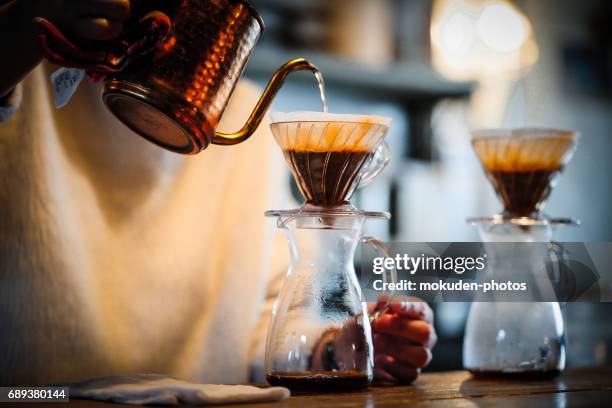 ontspanning tijd koffie imaes - 働く stockfoto's en -beelden