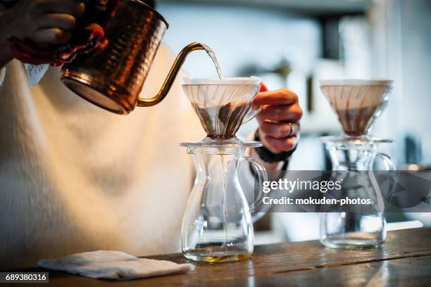 ontspanning tijd koffie imaes - 働く stockfoto's en -beelden