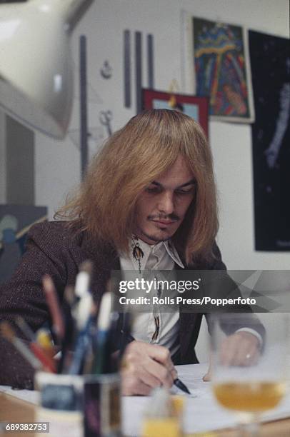 Alan Rydge 25 Alan Aldridge Artist Stock Photos, High-Res Pictures, and Images ...
