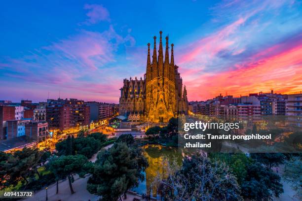 sagrada familia at spain, barcelona. - sagrada família imagens e fotografias de stock
