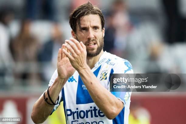 Mattias Bjarsmyr of IFK Goteborg cheers to the fans after the Allsvenskan match between IFK Goteborg and IF Elfsborg at Gamla Ullevi on May 28, 2017...