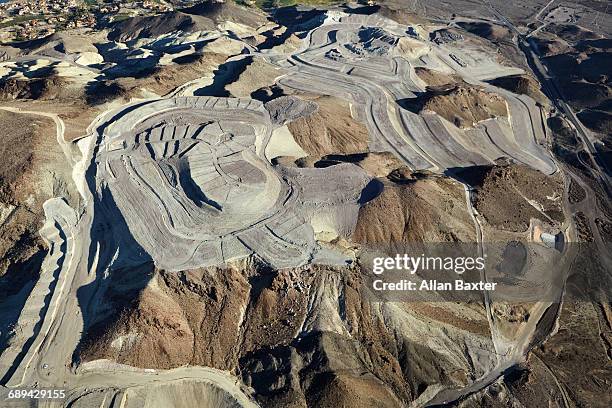 aerial view of quarry in las vegas - mina de superficie fotografías e imágenes de stock