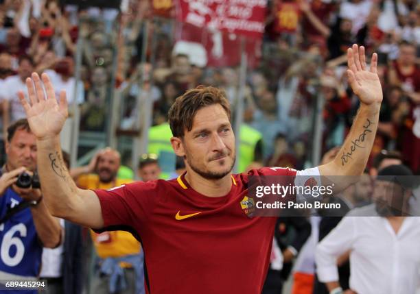 Francesco Totti greets the fans after his last match during the Serie A match between AS Roma and Genoa CFC at Stadio Olimpico on May 28, 2017 in...