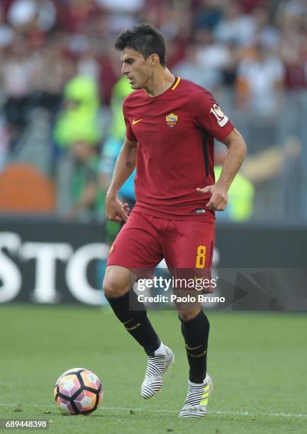 Diego Perotti of AS Roma in action during the Serie A match between AS Roma and Genoa CFC at Stadio Olimpico on May 28, 2017 in Rome, Italy.