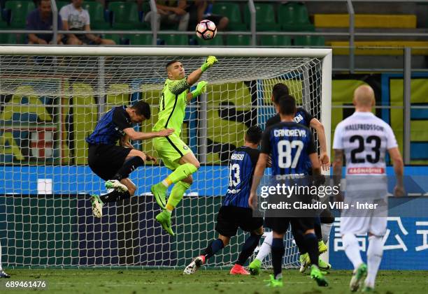 Juan Pablo Carrizo of FC Internazionale in action during the Serie A match between FC Internazionale and Udinese Calcio at Stadio Giuseppe Meazza on...