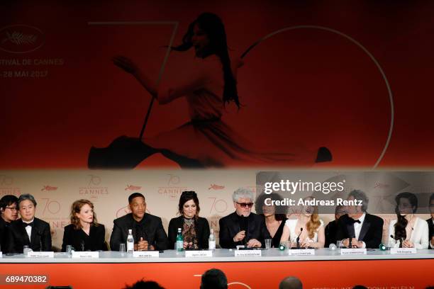 Jury members Park Chan-wook, Maren Ade, Will Smith, Agnes Jaoui, President of the jury Pedro Almodovar, Jessica Chastain, Paolo Sorrentino and Fan...