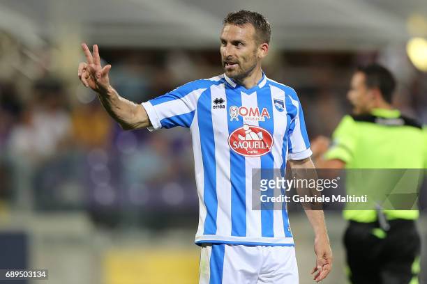 Hugo Campagnato of Pescara Calcio gestures during the Serie A match between ACF Fiorentina and Pescara Calcio at Stadio Artemio Franchi on May 28,...