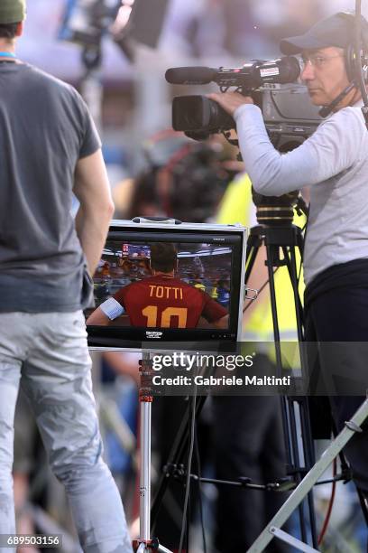 Francesco Totti of AS Roma during the Serie A match between ACF Fiorentina and Pescara Calcio at Stadio Artemio Franchi on May 28, 2017 in Florence,...