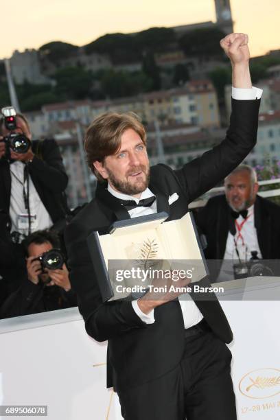 Palme d'Or Ruben Ostlund attends the winners photocall during the 70th annual Cannes Film Festival at Palais des Festivals on May 28, 2017 in Cannes,...