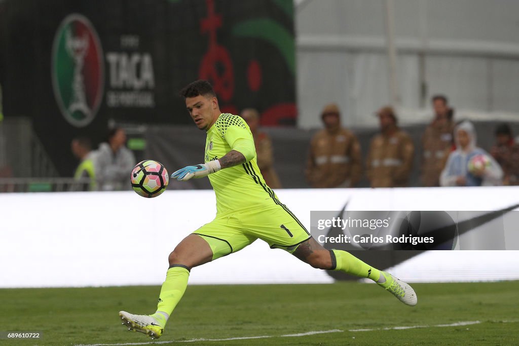 SL Benfica v Vitoria Guimaraes: Portuguese Cup Final