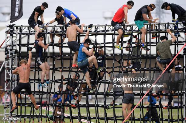 Get cold Respond light bulb 428 Reebok Spartan Race Photos and Premium High Res Pictures - Getty Images