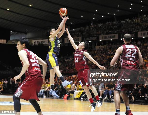 Takatoshi Furukawa of Tochigi Brex shoots during the B. League Championship final match between Kawasaki Brave Thunders and Tochigi Brex at Yoyogi...