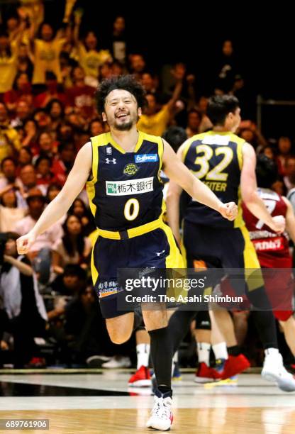 Yuta Tabuse of Tochigi Brex celebrates after winning the B. League Championship final match between Kawasaki Brave Thunders and Tochigi Brex at...