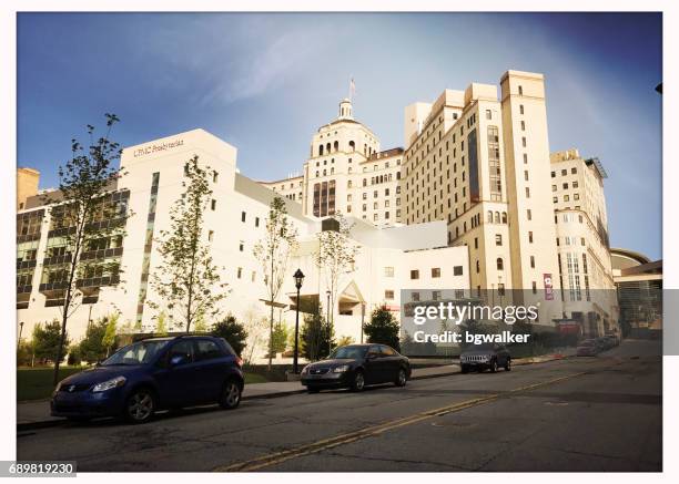 upmc presbyterian hospital in pittsburgh - university of pittsburgh medical center stock pictures, royalty-free photos & images