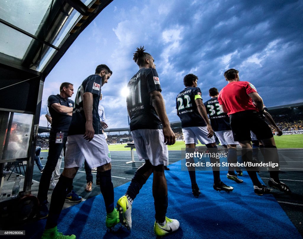 Eintracht Braunschweig v VfL Wolfsburg - Bundesliga Playoff Leg 2