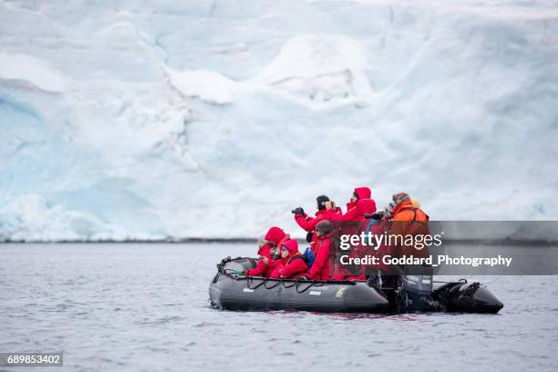 antarctica: damoy punt - eilandengroep palmer stockfoto's en -beelden