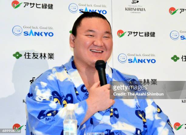 Mongolian yokozuna Hakuho speaks during a press conference a day after winning the Grand Sumo Summer Tournament on May 29, 2017 in Tokyo, Japan.