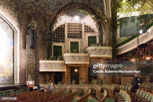 Winter Garden Theatre: Box, seating arrangement and other architectural details. The famous place is the upper of two stacked Edwardian theaters.