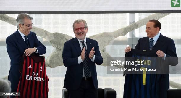Massimo Moratti, Silvio Berlusconi and Roberto Maroni Governor of the Lombardia Region attend Rosa Camuna awards at Palazzo Lombardia on May 30, 2017...