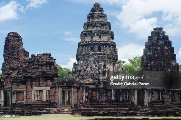 the ancient khmer ruins of phimai - phimai stock pictures, royalty-free photos & images