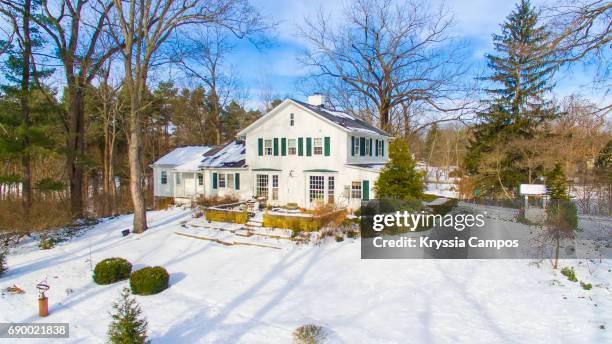 farmhouse scenics in winter in ohio - january landscape stock pictures, royalty-free photos & images