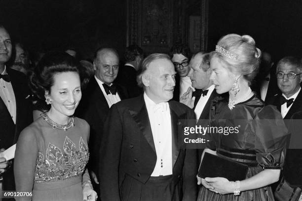 Violonist Yehudi Menuhin , his sister US pianist Hephzibah Menuhin and Katharine, Duchess of Kent attend a gala event on December 3, 1972 in...