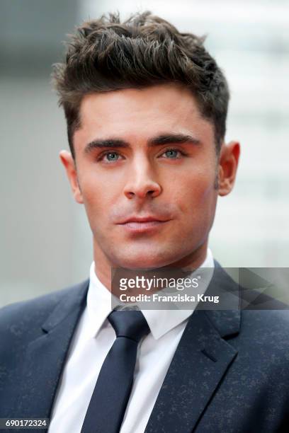 Zac Efron attends the 'Baywatch' Photo Call in Berlin on May 30, 2017 in Berlin, Germany.